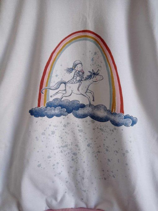 Ensemble t-shirt licorne 5 ans et short marine 5/6 ans